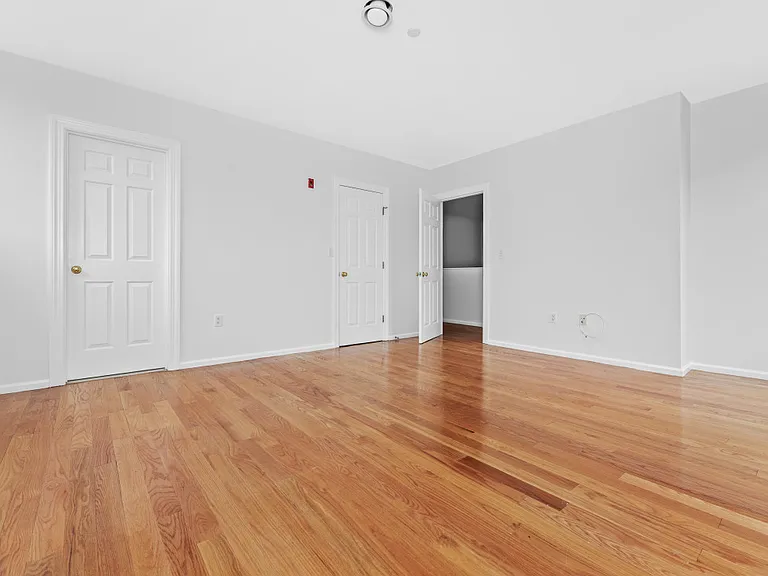 1 Warren St #109 — Photo 7