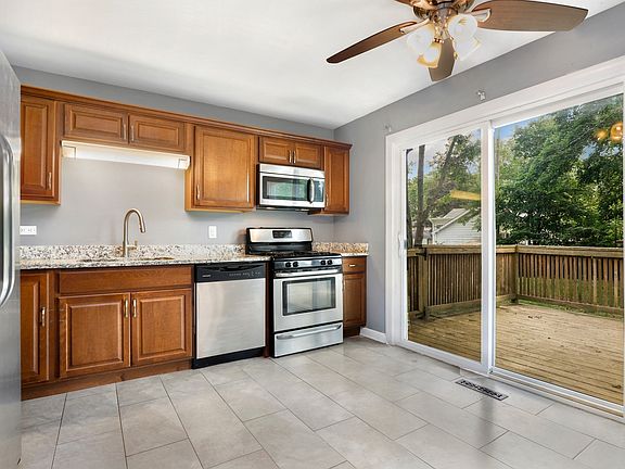 5th image of 231 W 35th St