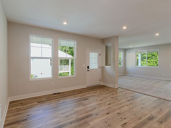 4th image of 1654 Creekwood Ct