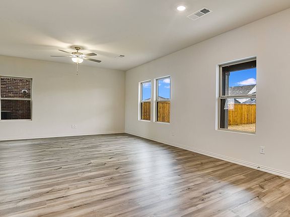 5th image of 1411 Black Canyon Ave