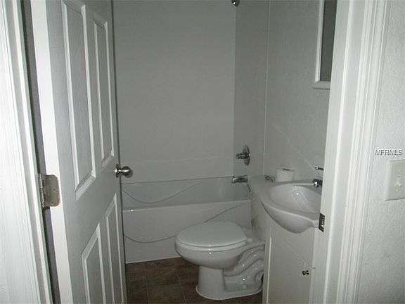 4th image of 1137 S Terry Ave