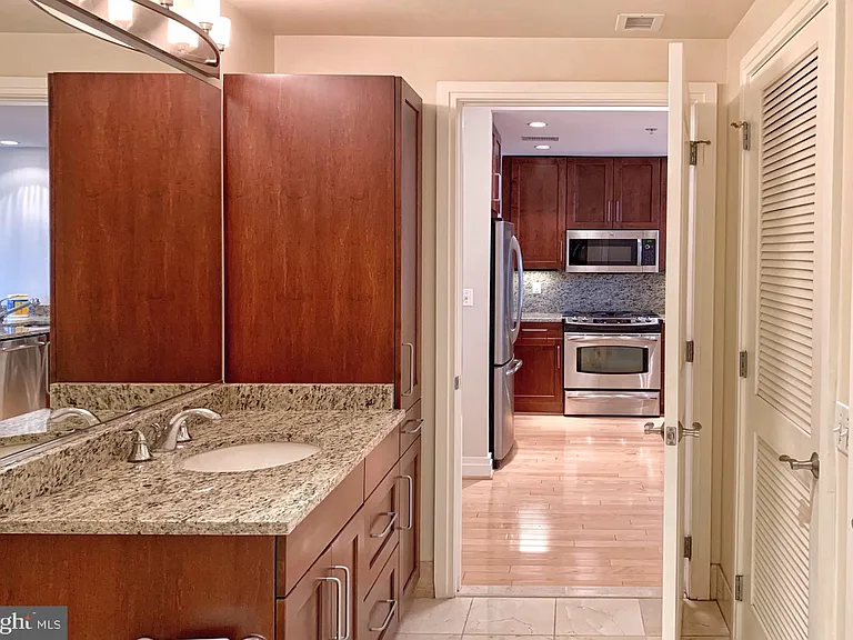 8220 Crestwood Heights Dr #718 — Photo 11