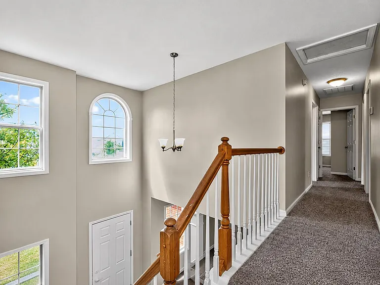 565 Wellington Gardens Dr — Photo 14