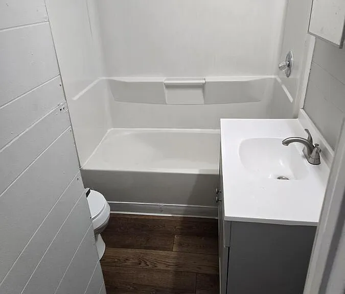 3895 Oakes St SW — Photo 2