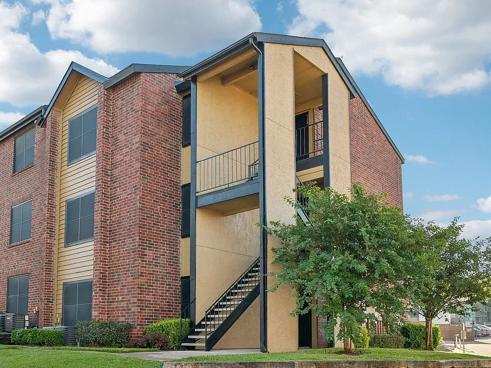 Falcon Ridge Apts