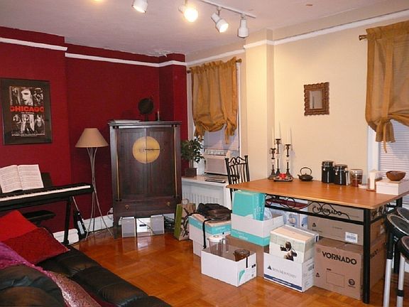 2nd image of 133 W 71st St APT 1B