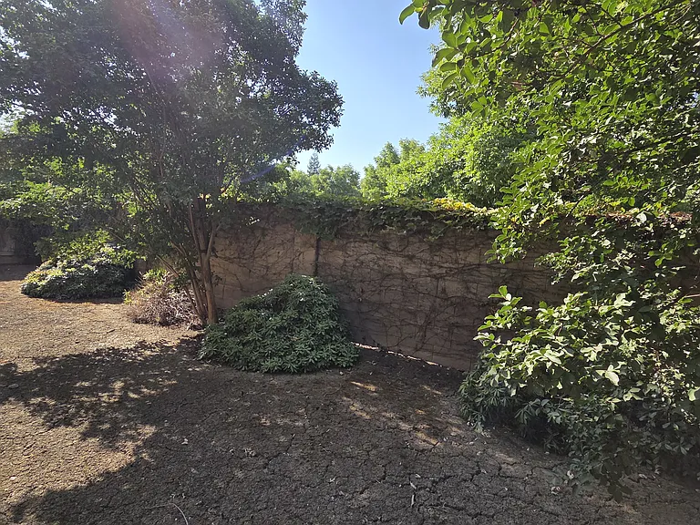 1350 Belmont Dr — Photo 32