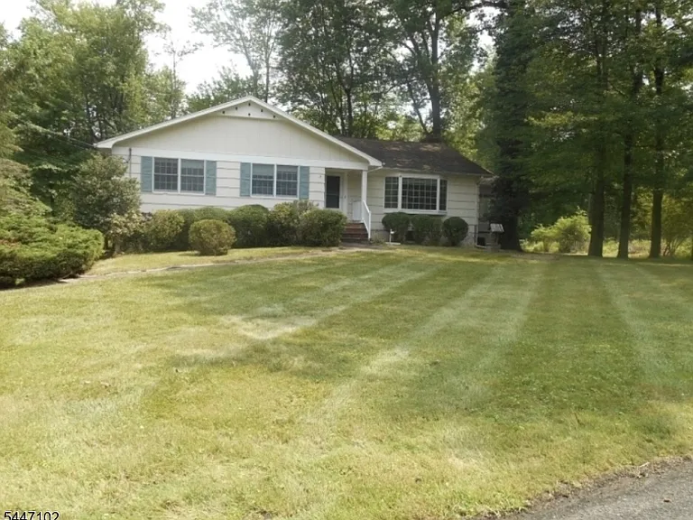 4 Sage Dr — Photo 3