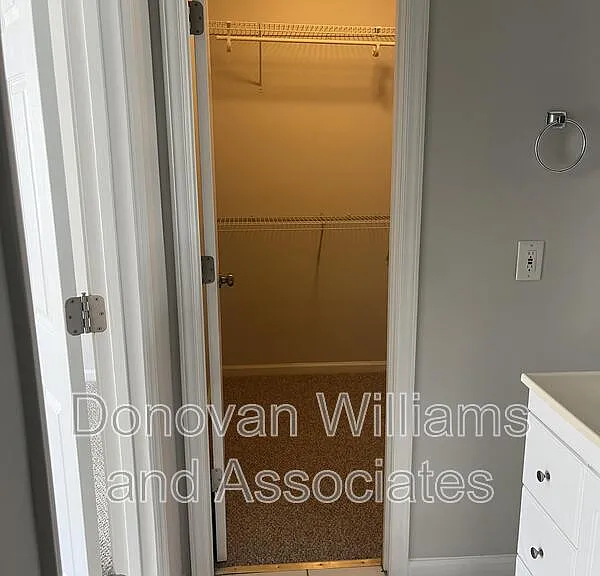 135 E Wilson Ave #E — Photo 24