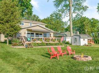 284 Lakeside Dr, White Lake, MI