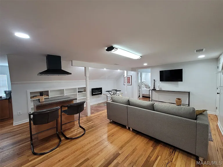 2137 Madison Ave — Photo 19