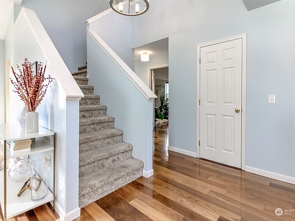 5th image of 4606 29th Avenue NE