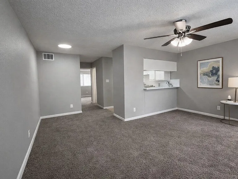 Marshall Apartments — Photo 5