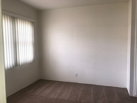 4th image of 318 W 7th Ave