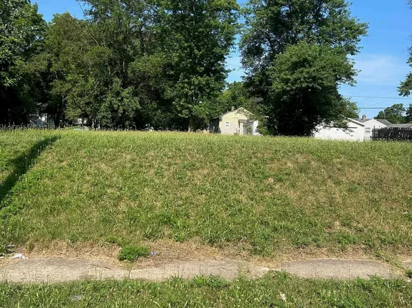 1737 Obrien St, South Bend, IN 46628