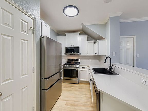 3rd image of 8518 Cahill Dr APT 20