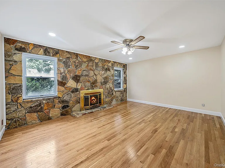 2 Berkeley Pl — Photo 4