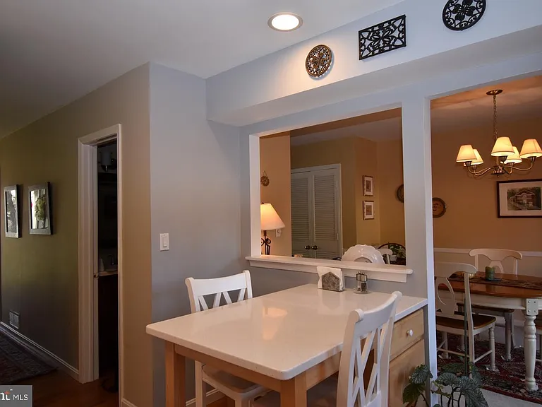 8244 Carrleigh Pkwy — Photo 12