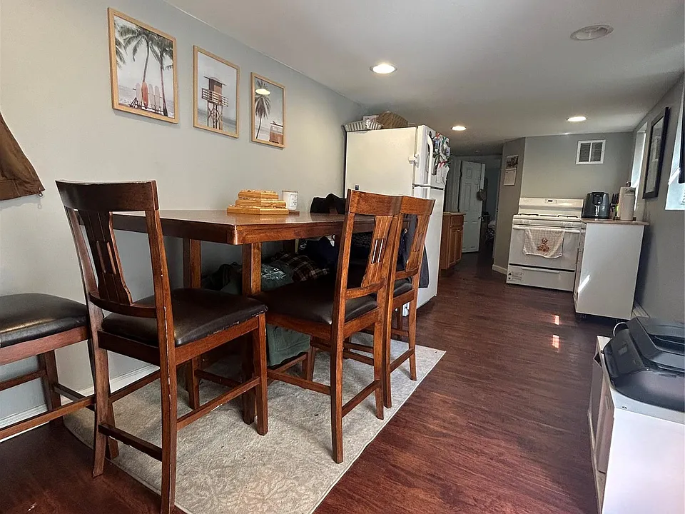 70 Oswego Ave #WALK IN