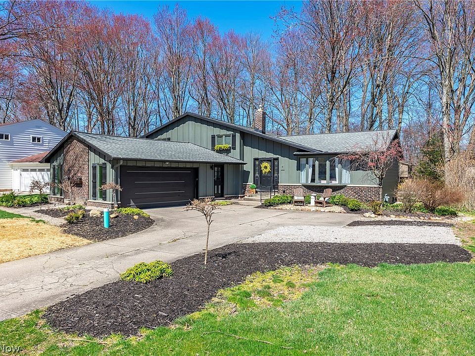 1st image of 27420 Benwood Cir