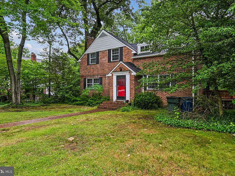 3201 Circle Hill Rd — Photo 2