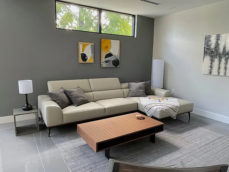 905 SW 9th Ave — Photo 10