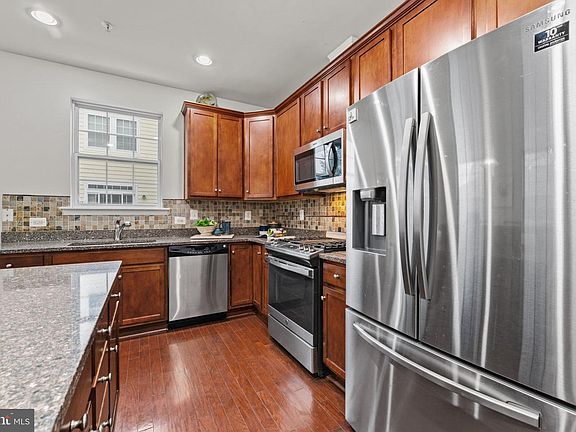 5th image of 5846 Donovan Ln