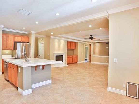 5th image of 160 Hillshire Cir