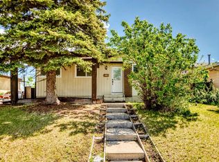 3224 W Rundlelawn Rd NE, Calgary, AB T1Y 3H5