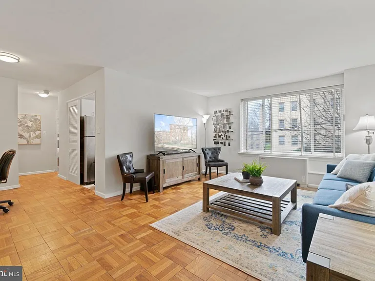 4100 W St NW #410 — Photo 26