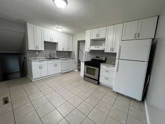 4th image of 3069 Wallingford Ave
