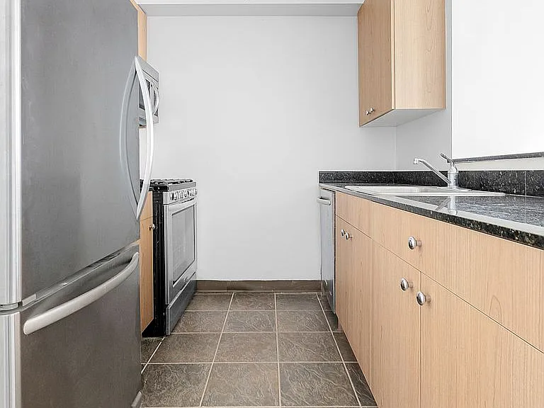 561 10th Ave #44G — Photo 8