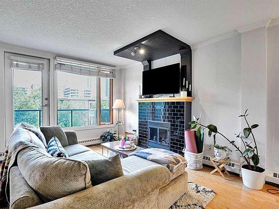 4th image of 1225 N 15th Ave SW #302