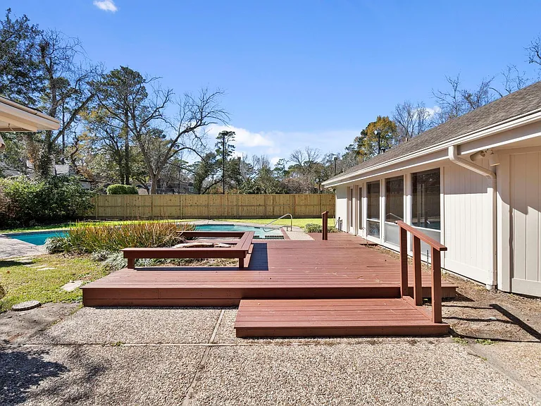 365 Piney Point Rd — Photo 33