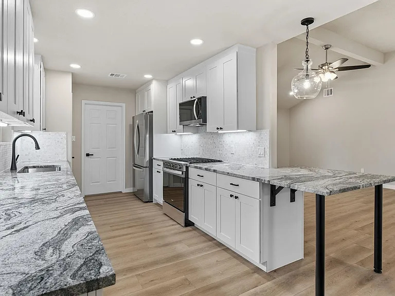 900 Morgan Hill Dr — Photo 12