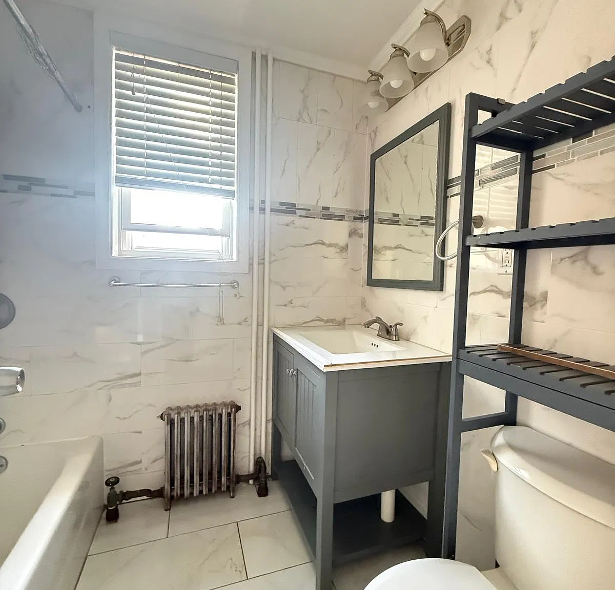 3 bed, 1200 sqft, $3,100 — Photo 1