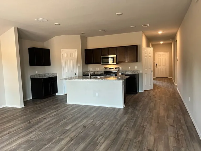 6917 Guadalupe Rd — Photo 3