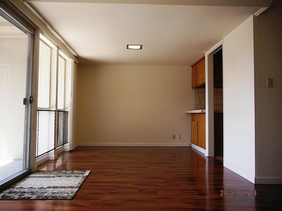 3rd image of 552 Monica Ln