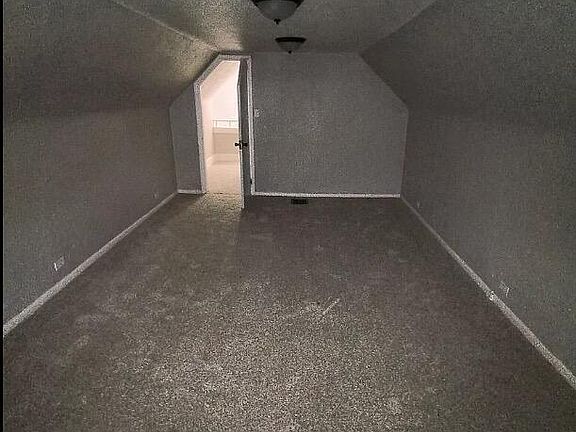 5th image of 126 Worthington St