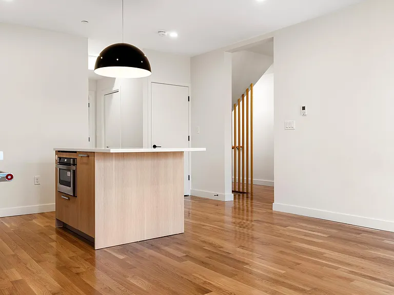 298 Marginal St #4 — Photo 8