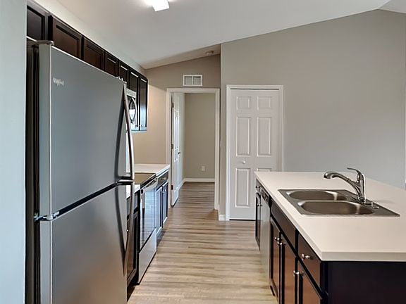 5th image of 22489 Lacombe Ave