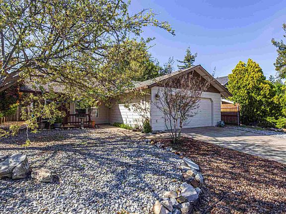 3rd image of 11290 McKellar Dr