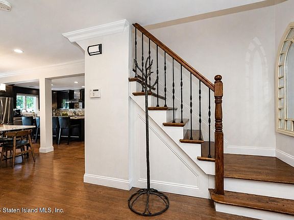 3rd image of 514 Lighthouse Ave