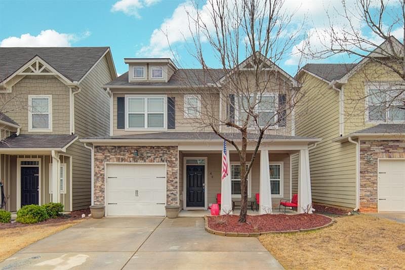 1st image of 44 Oakmont Dr