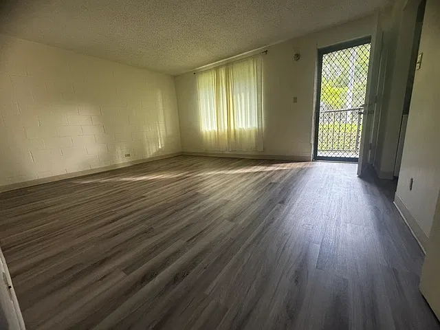 2 bed, 620 sqft, $1,900 — Photo 2
