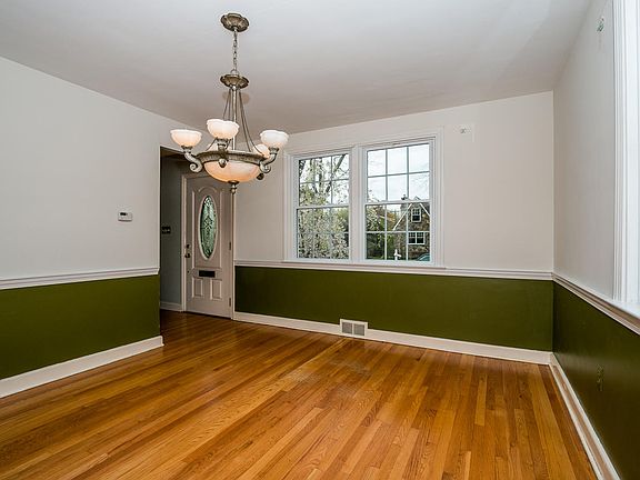 ...the formal DR w/ chair rail