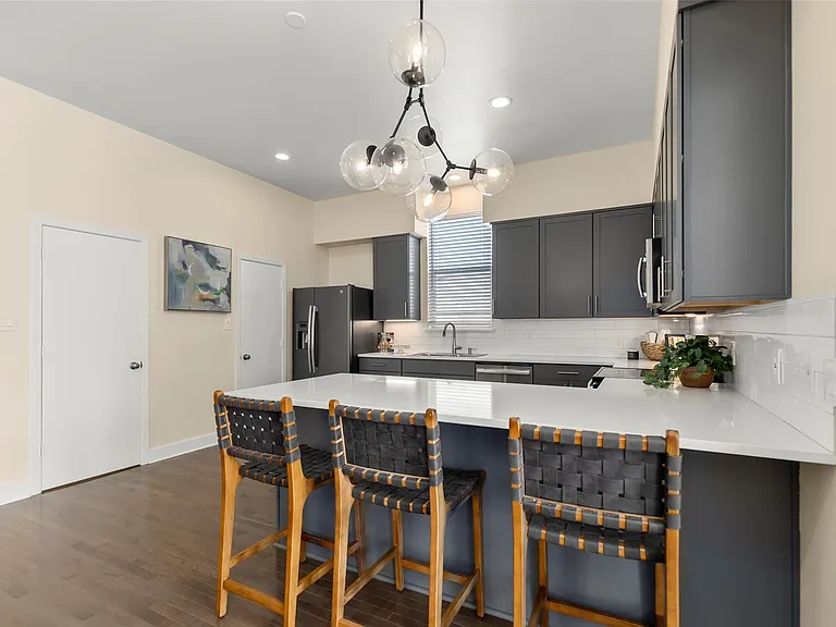 903 Roy St — Photo 14