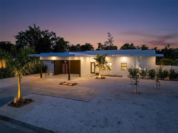 2306 Valencia Dr, Sarasota, FL 34239