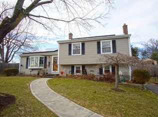 47 E Drumlin Rd, Springfield, MA 01108