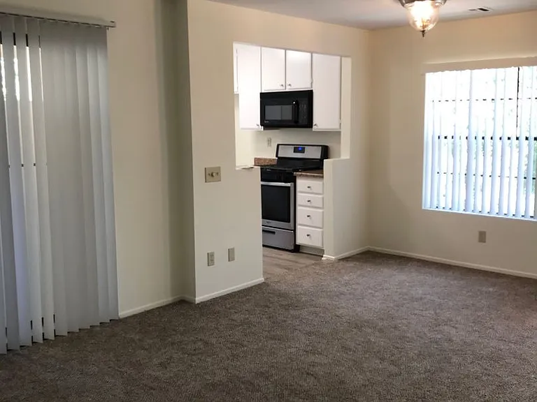 10343 Azuaga St #72 — Photo 4